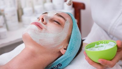 5 Cara Memutihkan Kulit Secara Alami Dengan Cepat dan Permanen