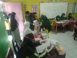 Babinsa Wonosegoro Dampingi Vaksinator di 4 Sekolah Dasar