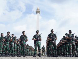 Cek Kesiapsiagaan Prajurit, Kasad Gelar Pasukan di Monas