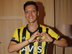 Pajang Foto Mesut Ozil di Akun Instagram RANS, Resmi Merumput Bersama RANS Cilegon FC?