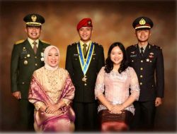 Brigjen TNI Joko Slamet, S.I.P., M.Si., M.M. Di Tengah Keluarga Yang Dicintainya