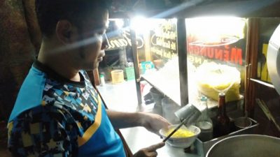 Mie Kocok Ini Sempat Jadi Langganan Dedi Mulyadi, Si Penjualnya Masih Ingat Selera Dedi Mulyadi
