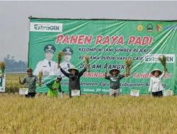 Gelar Panen Raya Padi, Pemkab Bandung Apresiasi Petani di Ciparay