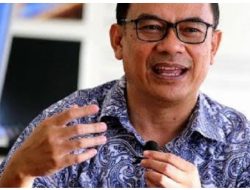 Asep Warlan Yusuf : Kritis Pandangannya, Rendah Hati Budinya