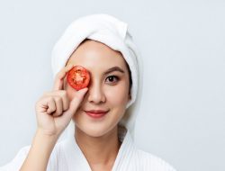 5 Tips Kecantikan untuk Mendapatkan Kulit Sempurna dari Tomat