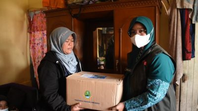 Istri Bupati Bandung Datangi Keluarga yang Meninggal di Situ Cileunca
