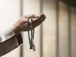 Yakinilah Kedekatan Dengan Allah Azza wa Jalla Mendatangkan Manfaat