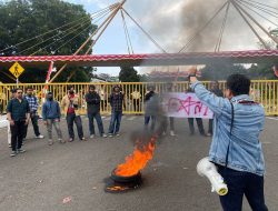 Front Aksi Mahasiswa Bandung Raya Menuntut BBPJN DKI-Jabar Dicopot