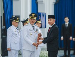 Ini Pesan Bey Kepada Bambang Tirtoyuliono Resmi Dilantik Jadi Pj Wali Kota Bandung