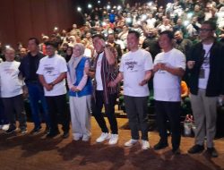 Idham Kholik Bercanda di Pemutaran Film Kejarlah Janji Bareng Cut Mini