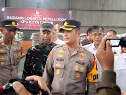 Kapolres Cimahi AKBP Aldi Subartono Mengecek Tempat Logistik KPU Kota Cimahi