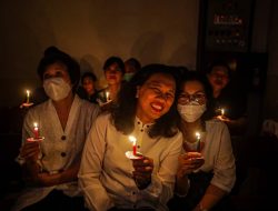 Meskipun Padat Karena Wisatawan, Malam Natal Di Bandung Kondusif