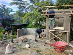 Dengar Keluhan Dan Kesulitan Masyarakat Satgas 623/BWU Bangun MCK Demi Masa Depan Papua