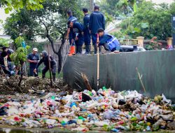 Warga dan Relawan Puji Aksi Cepat Pemkot Bandung terhadap Banjir Braga