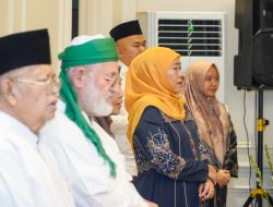 Gelar Pengajian Bersama Syaikh Fadhil Al Jailani, Khofifah: Sebarkan Tasawuf Penuh Kesejukan