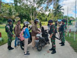 Cegah Peredaran Barang Ilegal Satgas Pamtas Yonif 122/TS Pos Mosso Laksanakan Pemeriksaan di Jalan Kampung Mosso
