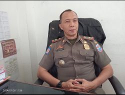 Satpol PP dan Damkar Kota Cimahi Tidak Tebang Pilih Babat Spanduk Komersial