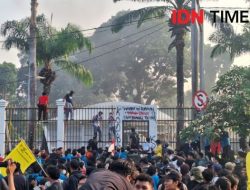 Mahasiswa Canberra Menguggat: Lawan Pembusukan Demokrasi!