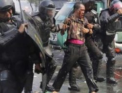 ICW Kecam kekerasan Aparat terhadap Pendemo di gedung DPR