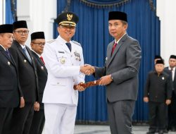 A. Koswara mantan Kadishub dilantik Bey Machmudin sebagai Wali Kota Bandung menunggu Wali Kota definitif