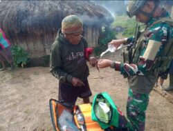 Beri Pelayanan Kesehatan, Satgas Yonif 323 Buaya Putih Blusukan Ke Kampung Pedalaman Papua