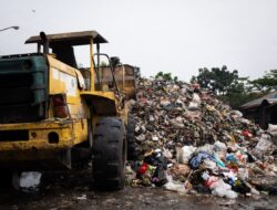 DLH Kota Bandung Tegaskan: Pengelola Pasar Caringin harus Bertanggung Jawab Terhadap Sampah