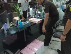 Penuntut Umum Melimpahkan Berkas Perkara 3 (Tiga) Terdakwa Perkara Suap dan/atau Gratifikasi Ronald Tannur ke PN Tipikor Jakarta Pusat