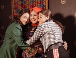 Makna Hari Ibu Bagi Tokoh Wastra Indonesia Anna Mariana