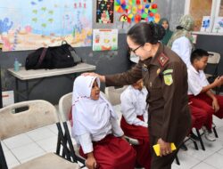 Kejati Jabar Gelar pemeriksaan Gratis Mata dan Gigi siswa/i SDN Bojong Asih 02 Kab. Bandung
