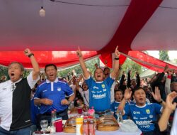 Kodam III/Slw Nobar Gratis bareng Viking Persib dan Pengurus Persib Bandung Bermartabat saat ajang Persija Vs Persib