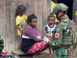 Satgas Yonif 642/Kps Berikan Penyuluhan Pola Hidup Sehat dan Pelayanan Kesehatan di Kampung Masyeta