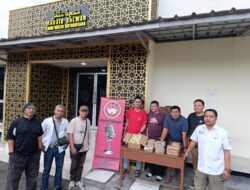 disela berbagi Takjil buka Puasa, JBN berharap suasana Bandara Husen Sastranegara ‘hidup kembali’