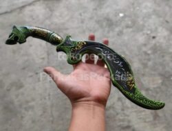 jangan ketipu Dongeng, Kujang itu bukan Senjata Kaum Bangsawan dan Raja-raja Sunda