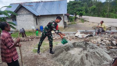Satgas Pamtas RI-RDTL Sektor Barat Yonarhanud 15/DBY Laksanakan Karya Bakti Pembangunan Pondasi Pagar Gereja