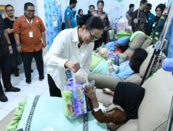Kajati Jabar mengadakan Bakti Sosial di SLB Negeri Purwakarta dan di RSUD Bayu Asih Purwakarta