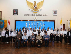 Kelakuan Pejabat UGM yang memelintir Pemberitaan dan tidak mengerti UU No 14 Th 2008
