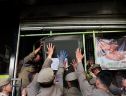 Kembali, Satpol PP Kota Bandung Bongkar Burger Bangor Surya Sumantri yang Melanggar aturan 