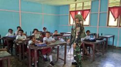 Laksanakan Kegiatan Mengajar, Satgas Yonif 642/Kps Bantu Tugas Guru di Wilayah Pedalaman Papua