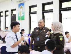 Kejari Depok Gencarkan Edukasi Anti Narkoba Lewat Program JMS Kepada Pelajar SMPN