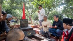 Ziarah Aktivis 98 ke Makam Hafidin Royan, Mengenang Pahlawan Reformasi dari Bandung