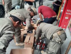 Satpol PP Kota Bandung Gerebek Kios Miras dan Obat Ilegal: Ratusan Botol dan Ribuan Butir Disita
