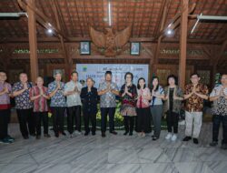 Waisak di Kota Bandung: Umat Buddha Rayakan Damai, Negara Jaga Moderasi?