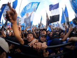 Euforia Juara: Farhan Hadiri “Hajat Barudak”, Ingatkan Bobotoh Kembali ke Realitas