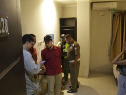 Satpol PP Kota Bandung Grebek Asusila dan Minol Ilegal: 17 Orang Diamankan, 213 Botol Disita