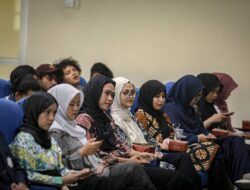 Demokrasi Tak Sekadar Pemilu: Pesan Erwin untuk Mahasiswa UIN Bandung