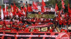 Mencegah Gelombang PHK, 10 Ribu Buruh Semo Di Depan Istana