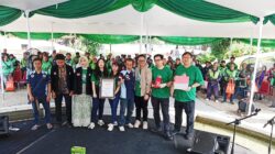 Nephrolit dan Pharmaskill Raih Rekor MURI Lewat 1001 Aksi Bersama Driver Ojek Online