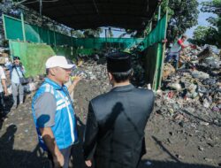 Respons Cepat Atasi Krisis Sampah di TPS Baladewa, Pemkot Bandung Dapat Apresiasi Warga – Namun Tantangan Belum Usai