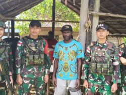 Dekat Dengan Warga, Pos Teluk Etna Satgas Yonif 642/Kps Ajak Warga Makan Bersama