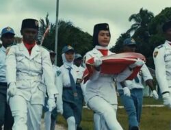 Dengan Latihan Keras, Putra Putri Binaan Satgas Yonif 763 Berhasil Kibarkan Bendera Merah Putih
